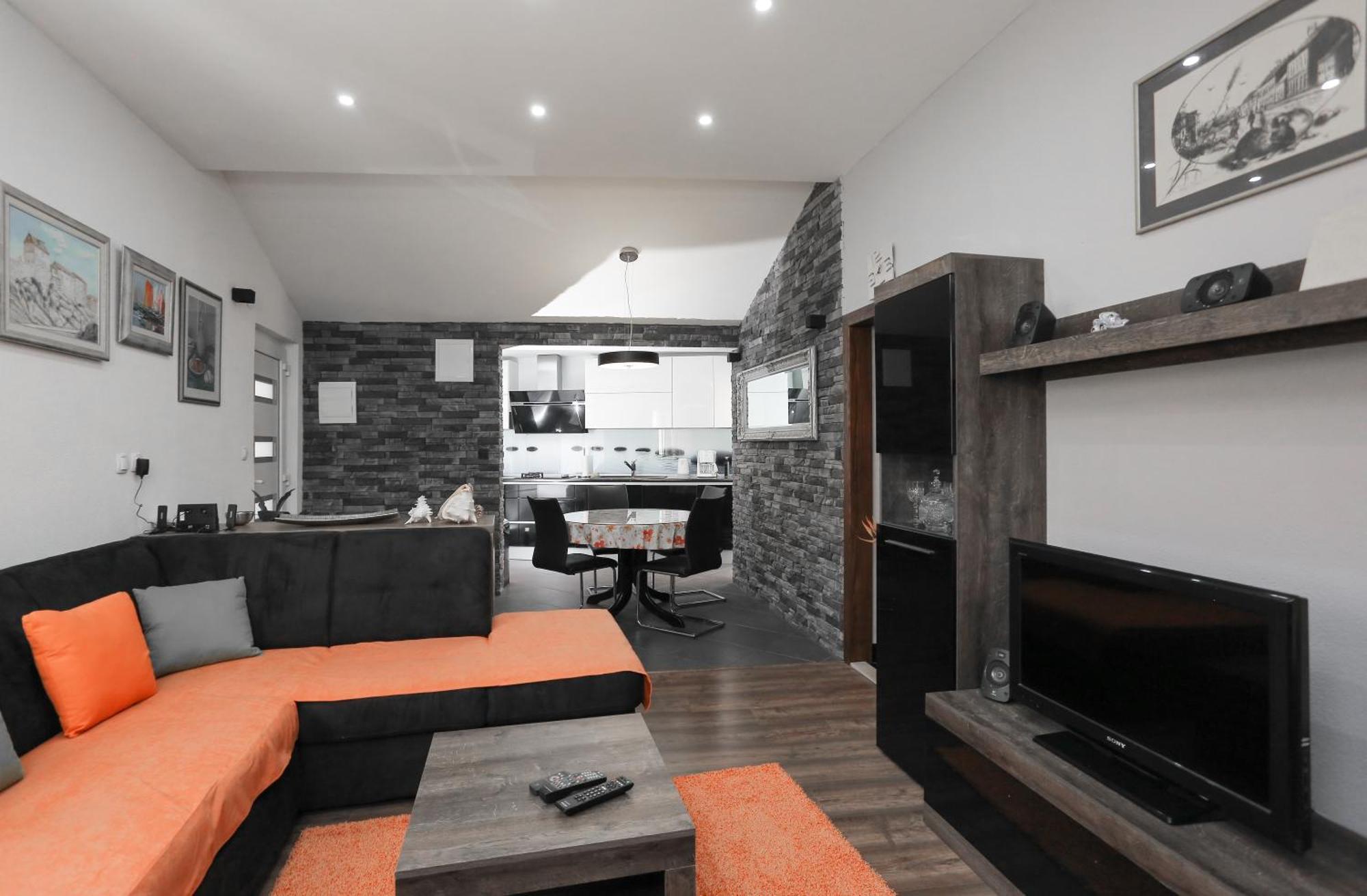 Tonka Apartment
